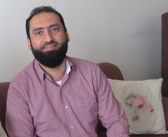 أيمن أحمد ذو الغنى...